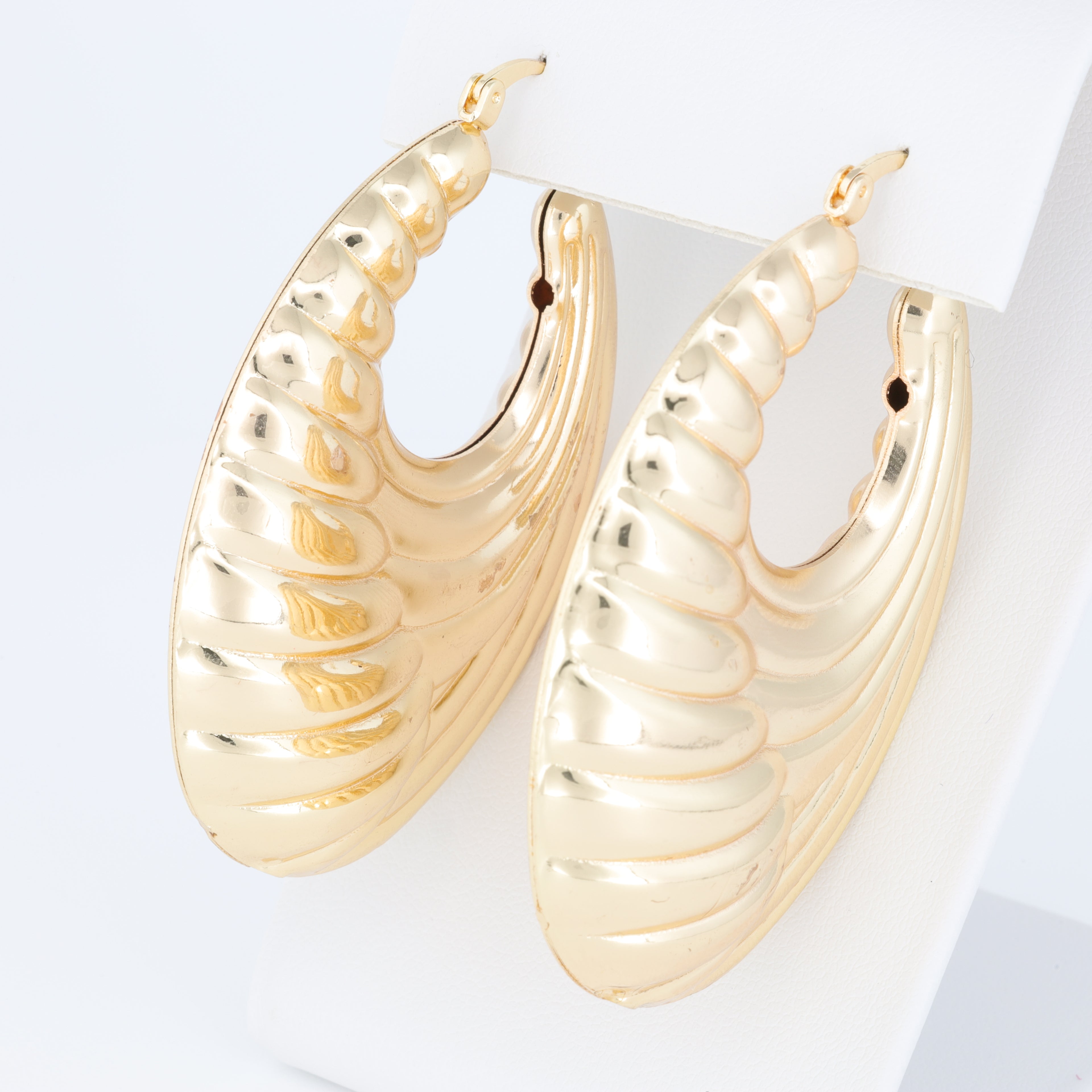 Side Wavy Hoop Earring
