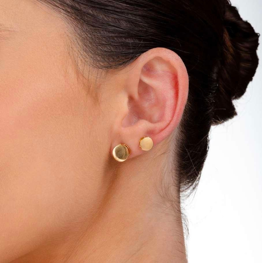 Medium round earring