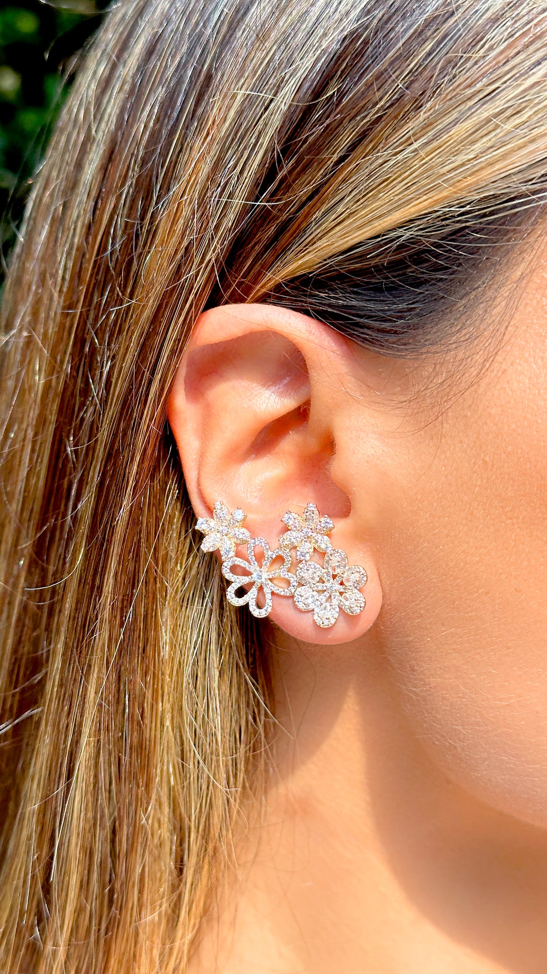 Golden Blossom Ear Cuff – Dazzling Floral Elegance