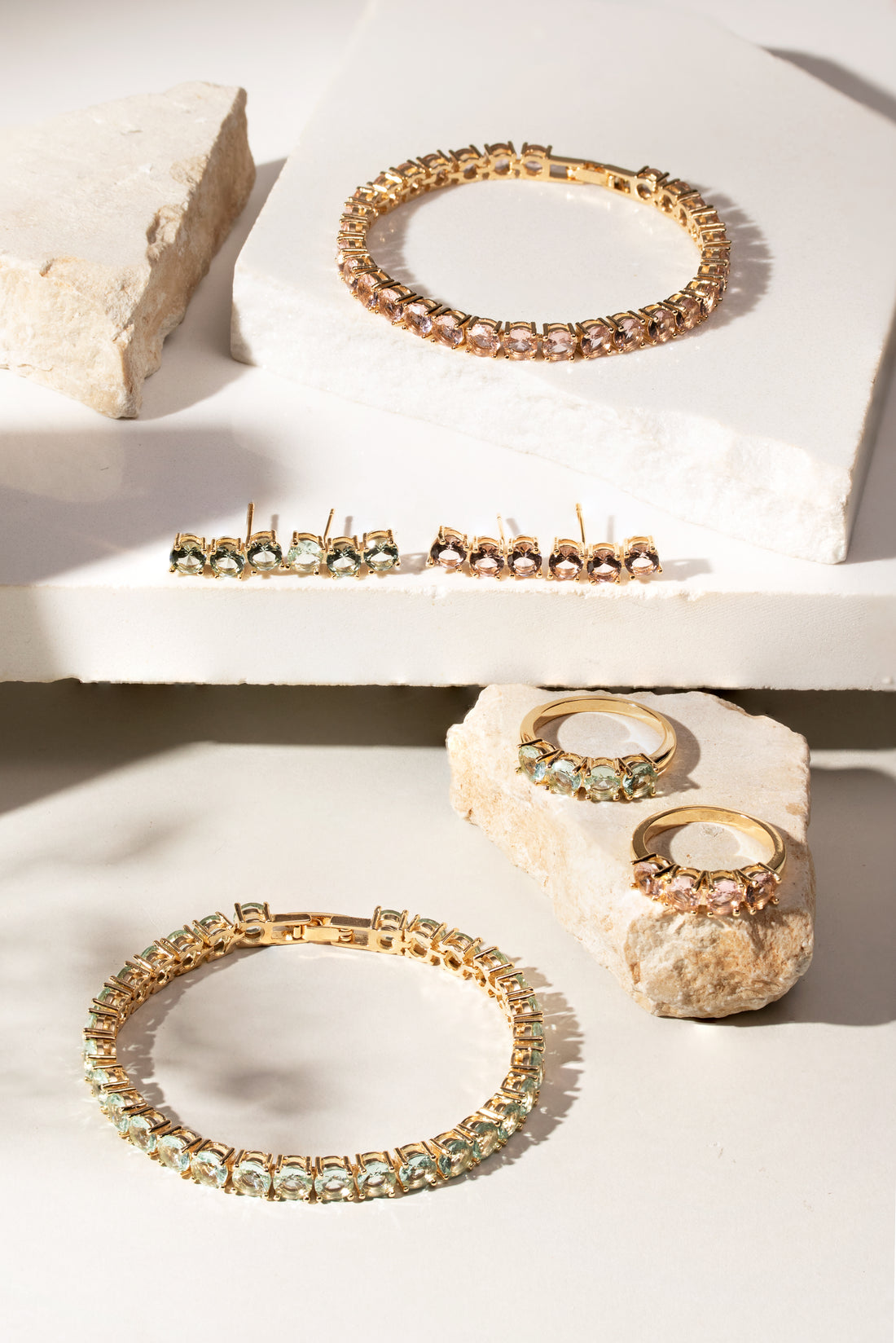 Earcuff Rosé Elegance – Rodolite Crystals & 18k Gold Filled