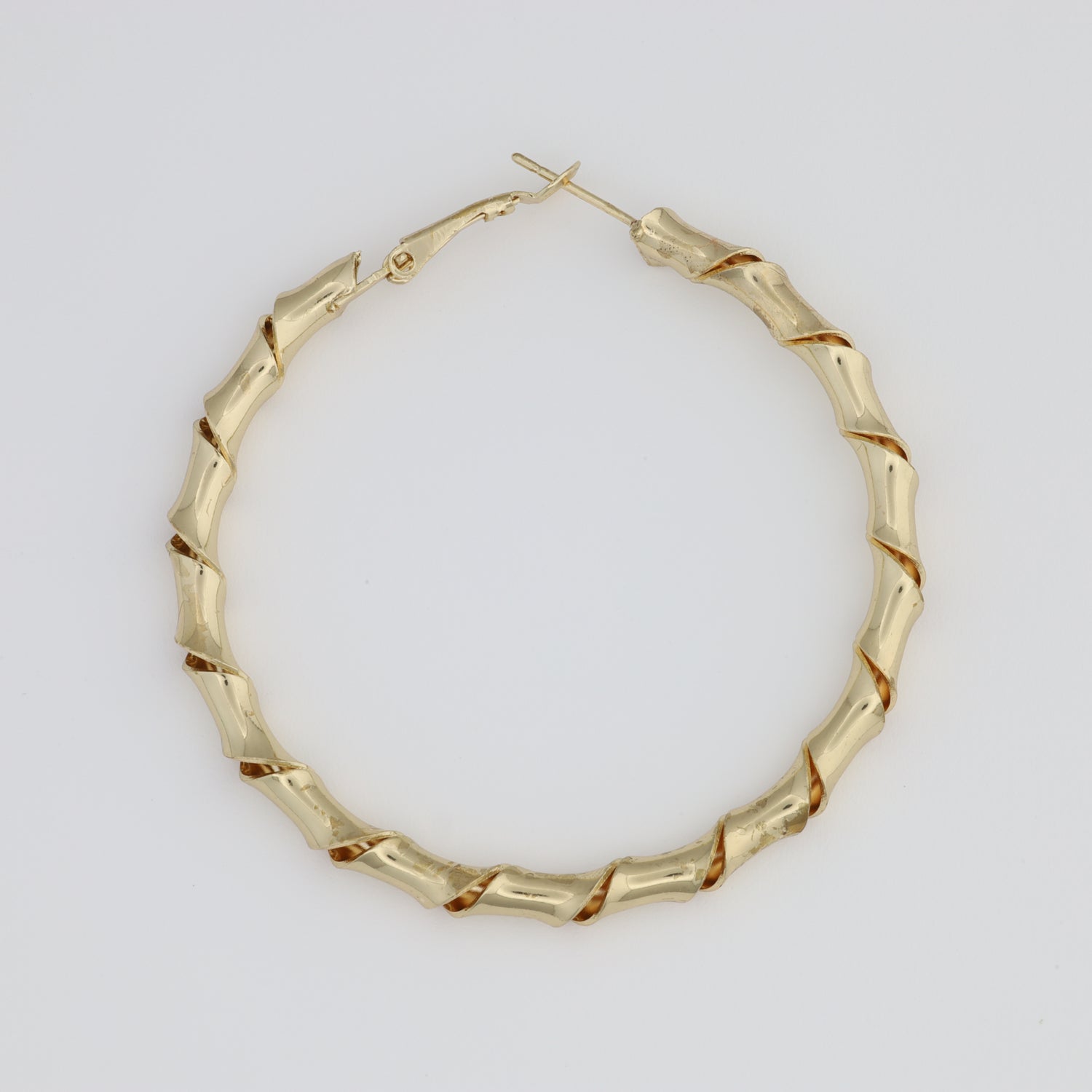 Plain Hoop Earring Twisted Like A Curl