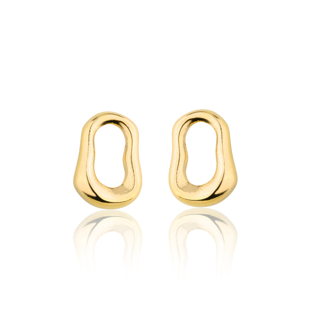 Earring with a twisted oval silhouette