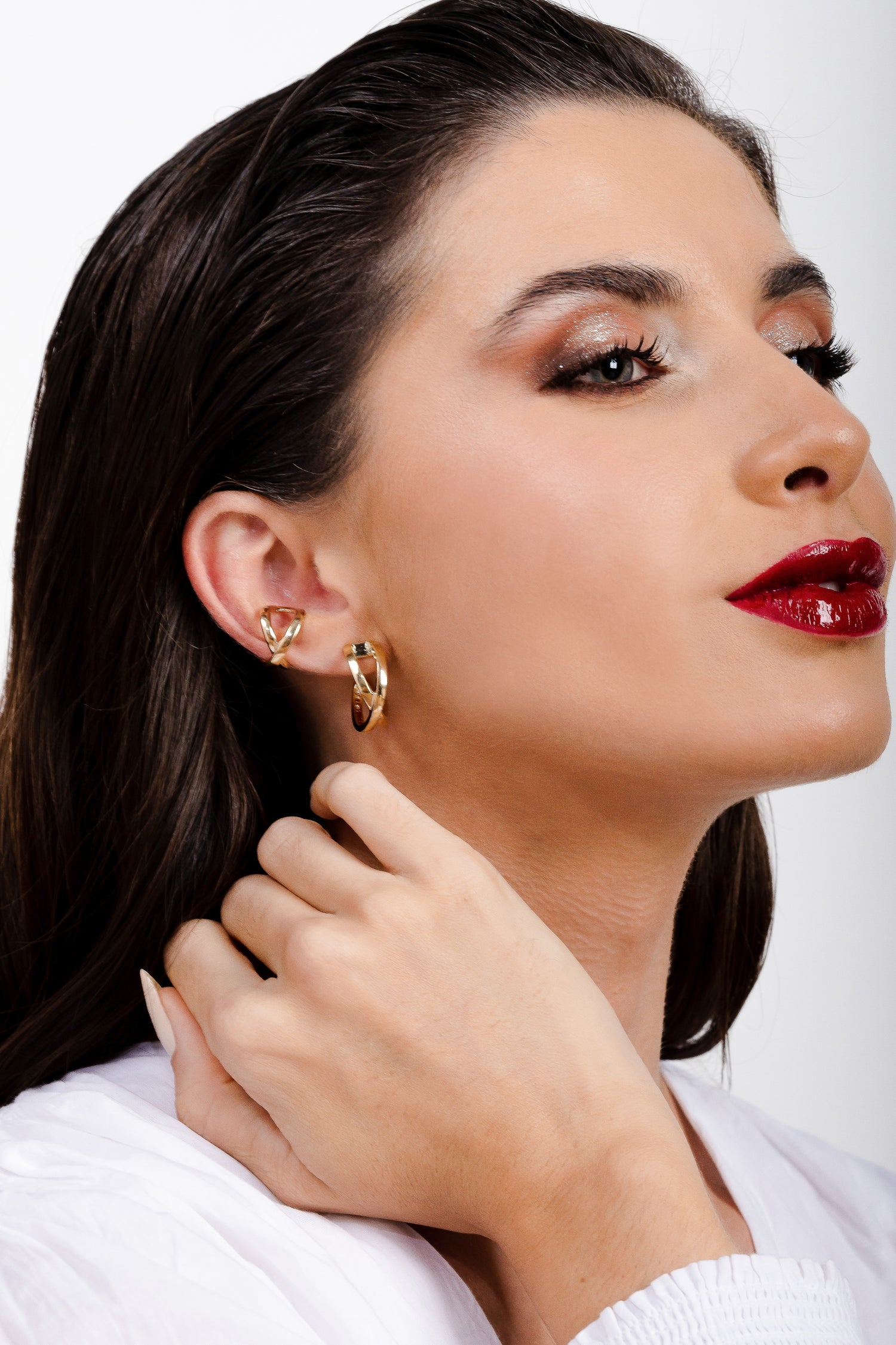 Modern X-shaped ear cuff