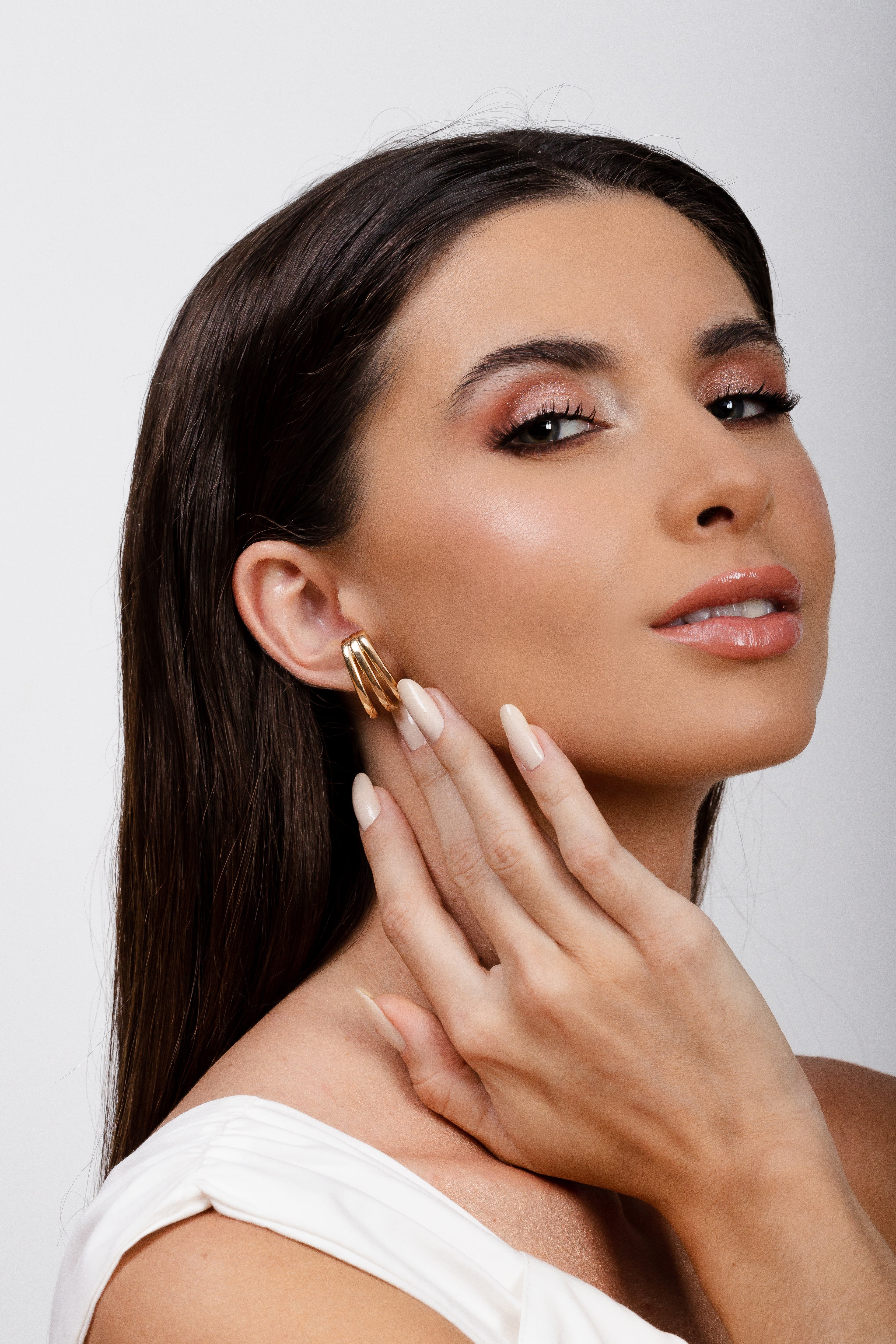 Modern earring with 3 rows