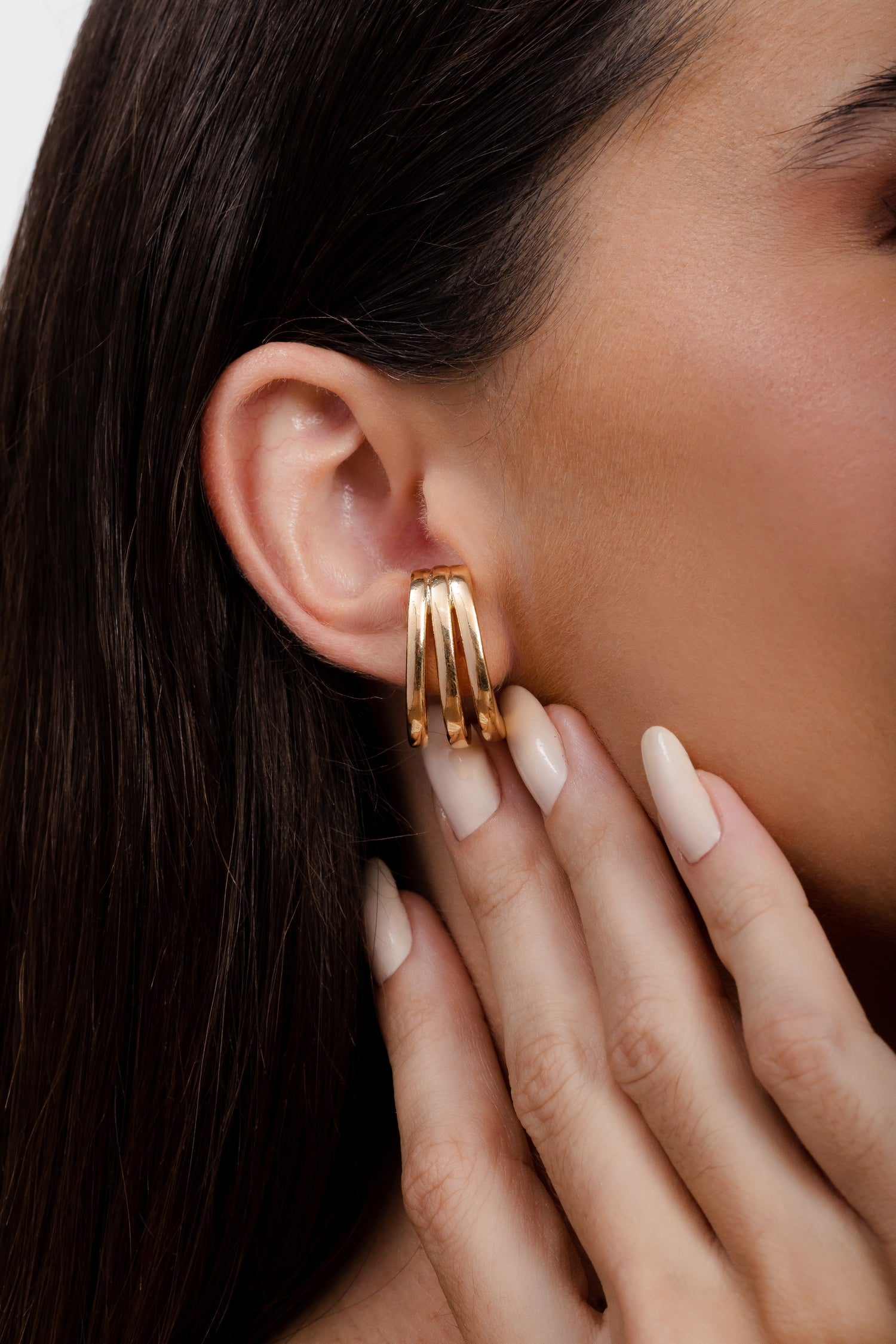 Modern earring with 3 rows