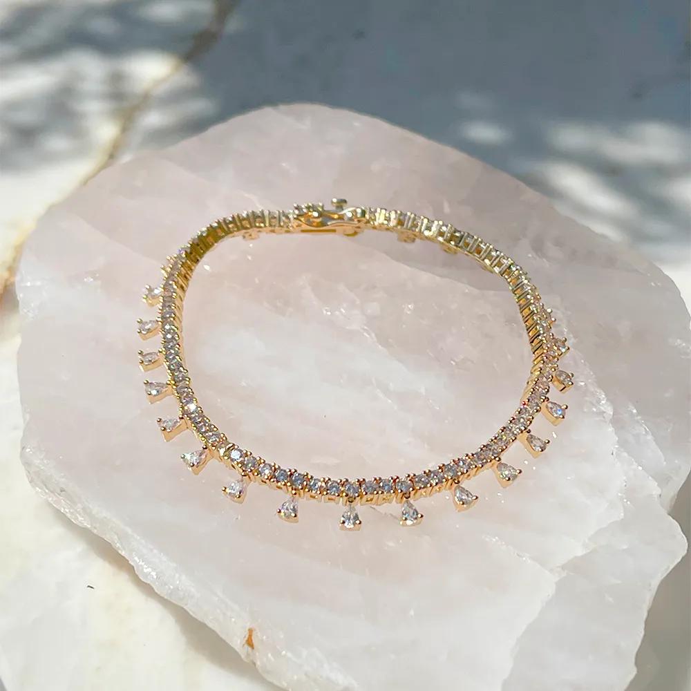 Riviera-style chain
