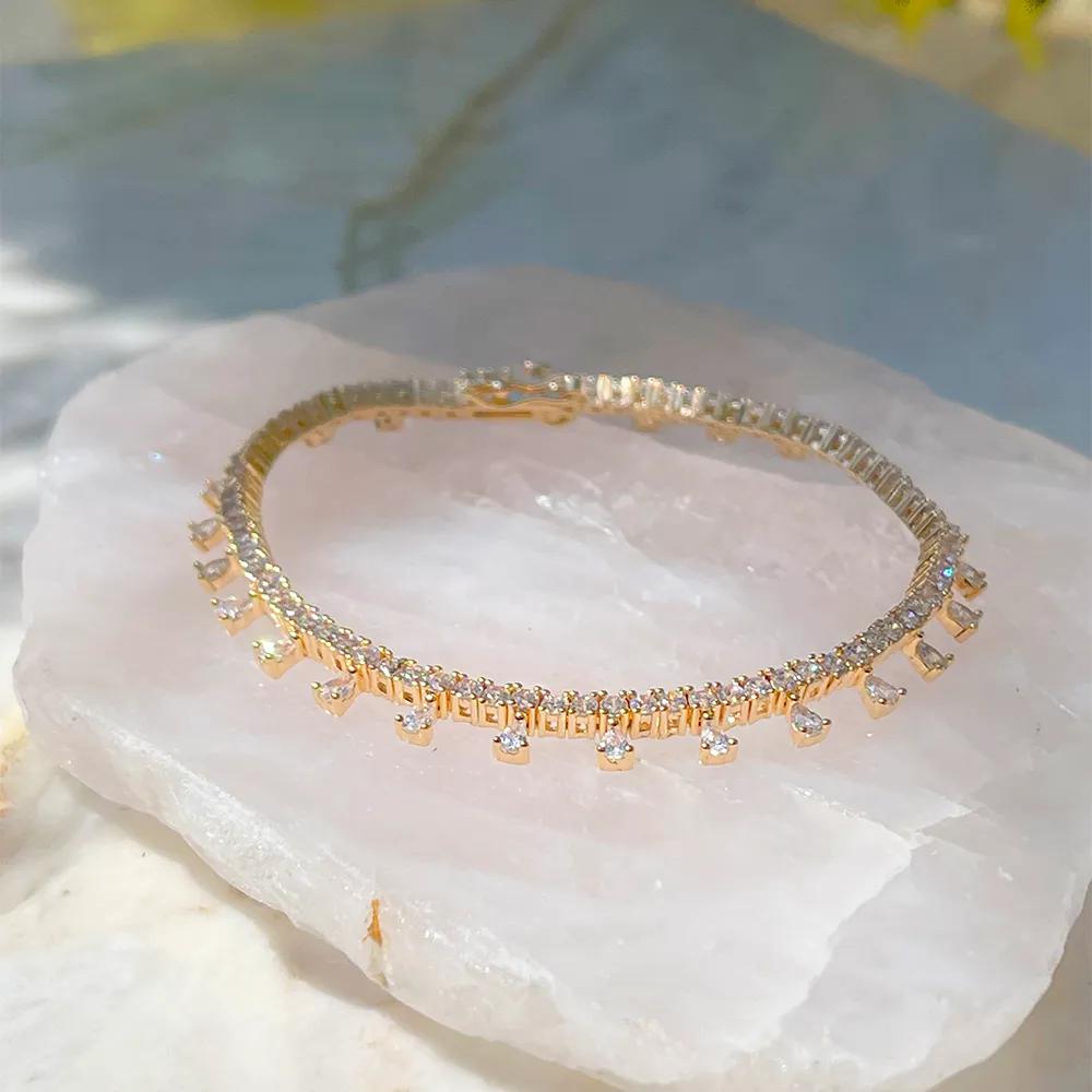 Riviera-style chain