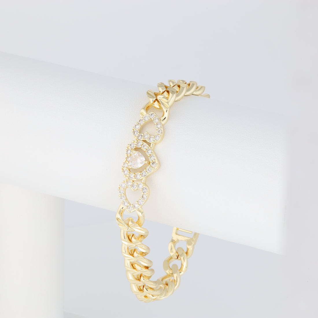 Heart Pendant Bracelet With Stylized Cuban Link
