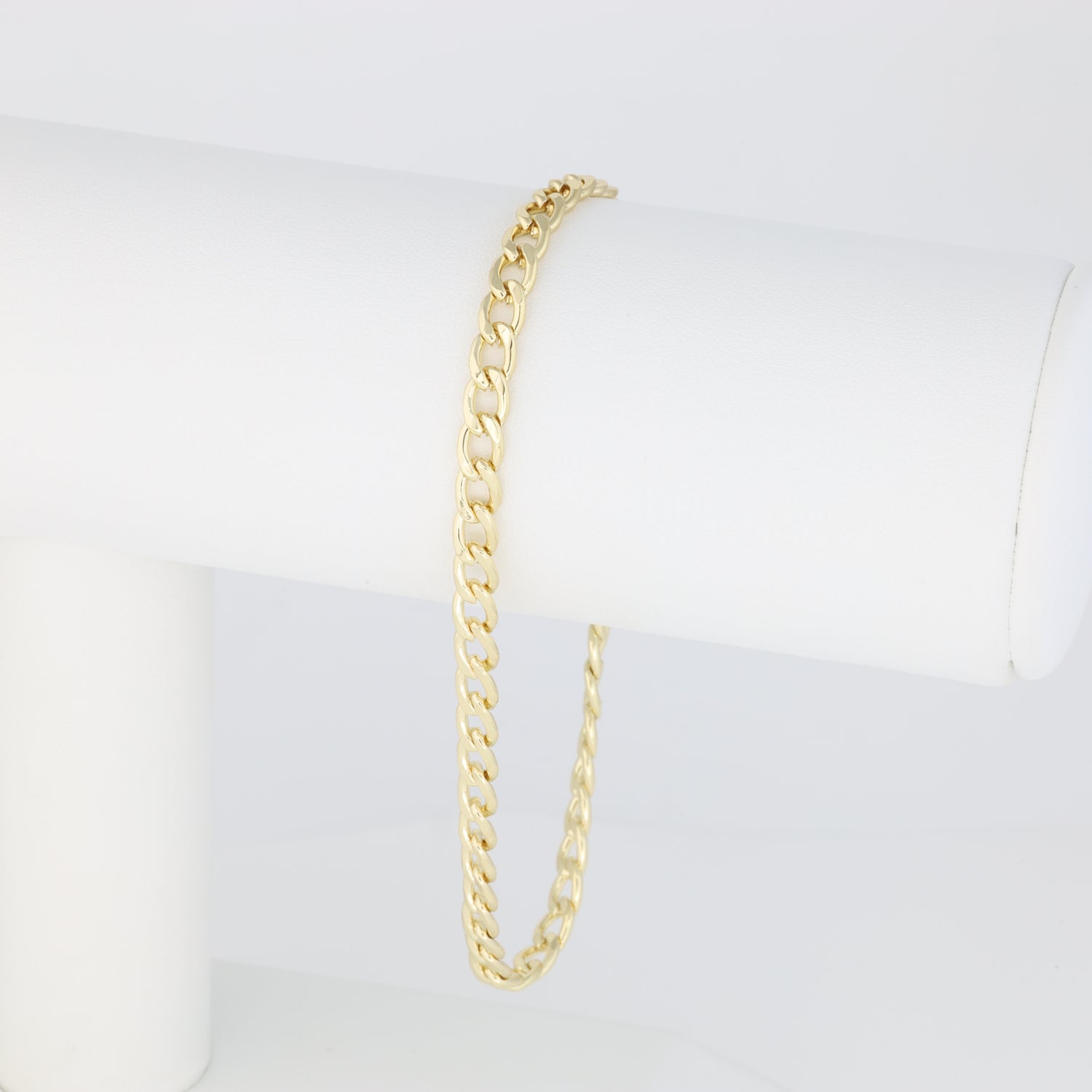 Plain chain bracelet with Curb link