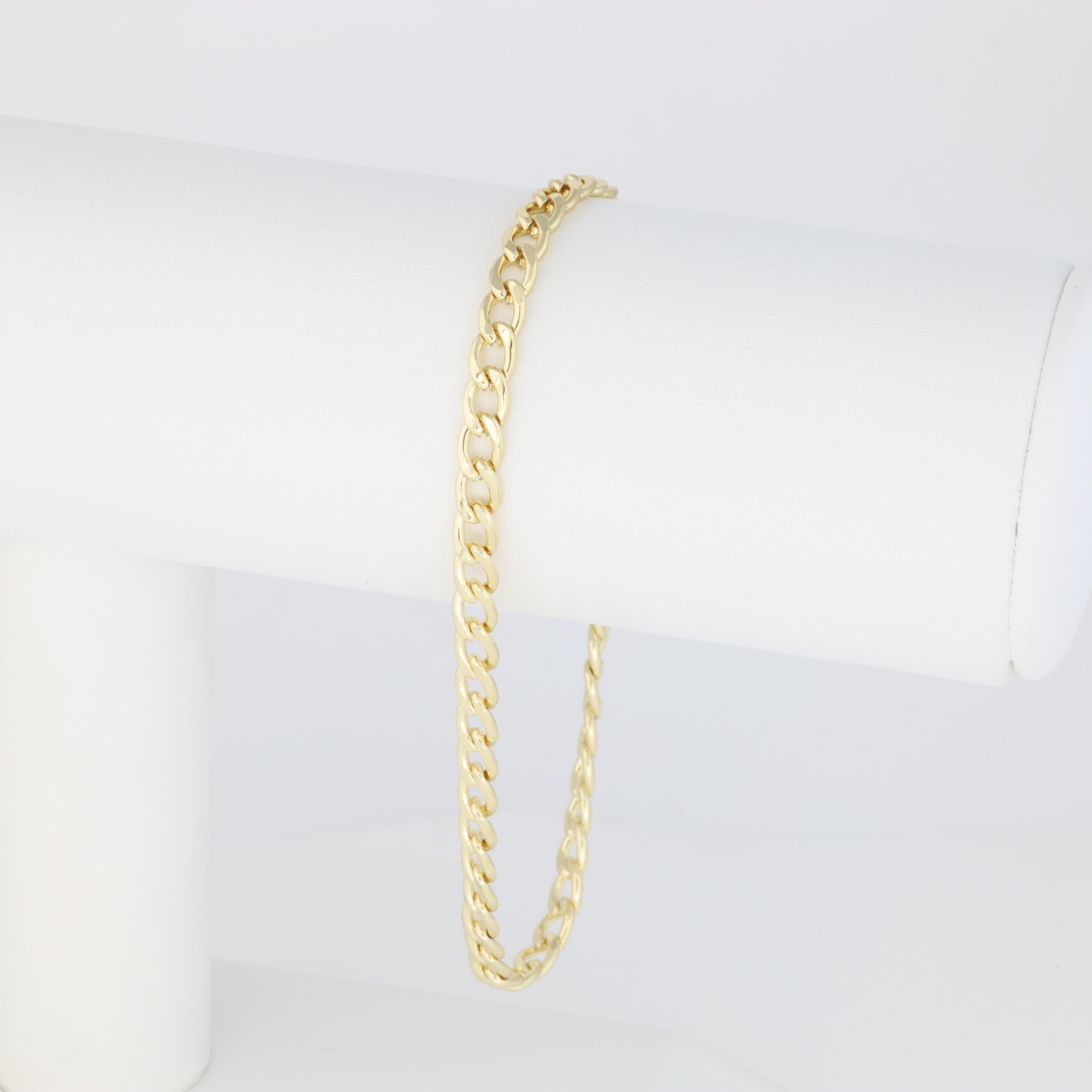 Plain chain bracelet with Curb link