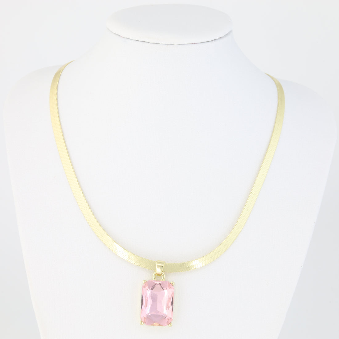 Necklace with herringbone link and pink stone