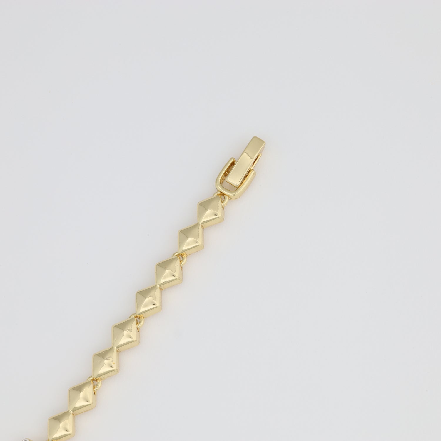 Square-Shaped Pendants Bracelet With Diamond Link