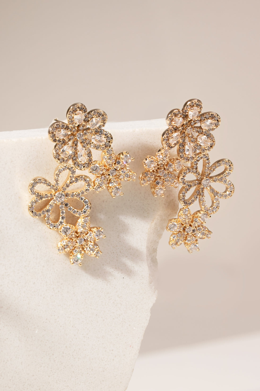 Golden Blossom Ear Cuff – Dazzling Floral Elegance