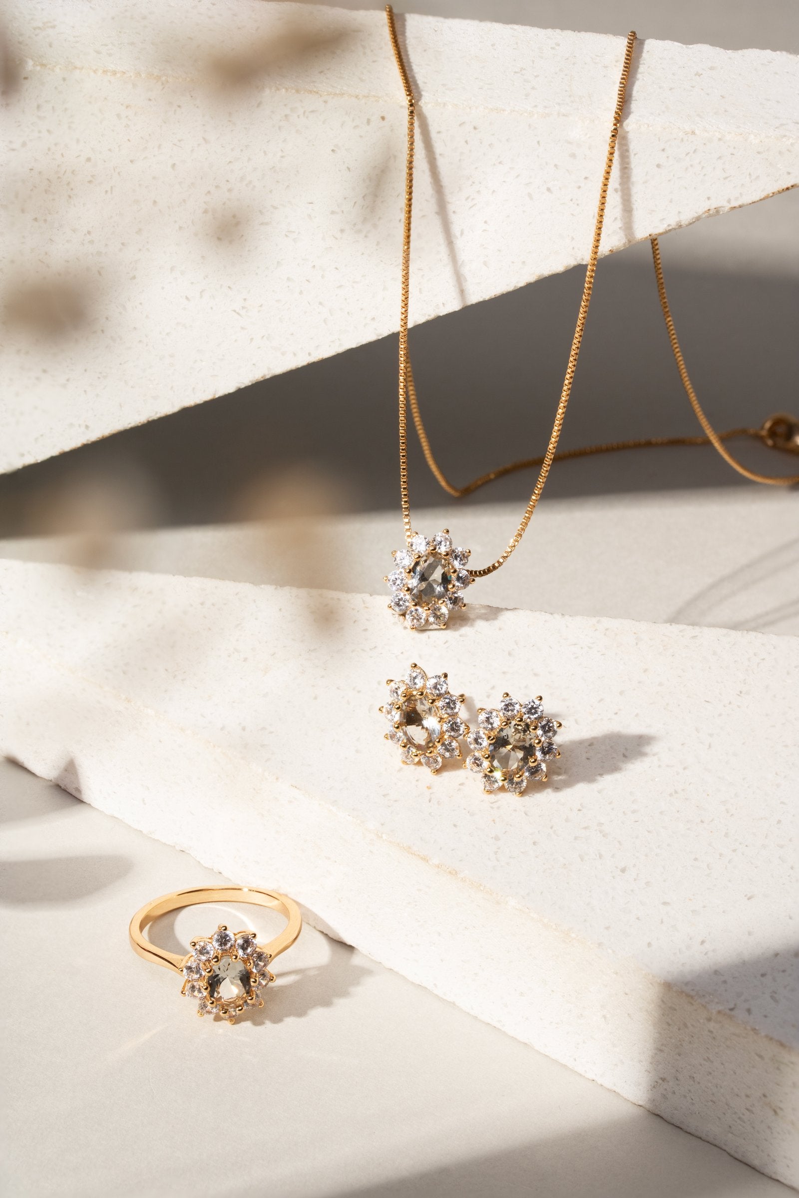 Oval Beryl &amp; White Zirconia Halo Ring