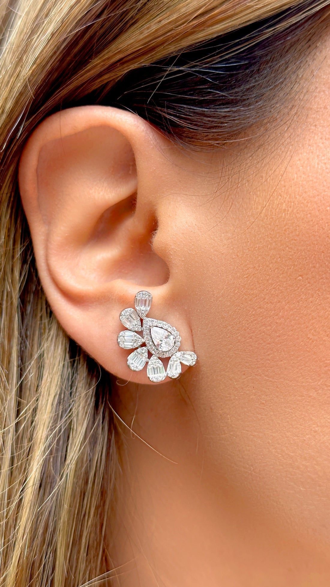 18k Goldfilled White Zirconia Teardrop Earrings – Limited Edition